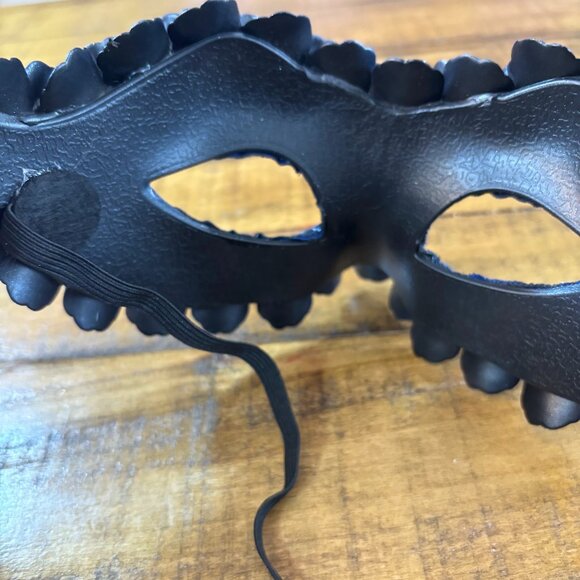 Blue Raven Mask — Spirit Halloween NWOT - Picture 5 of 8